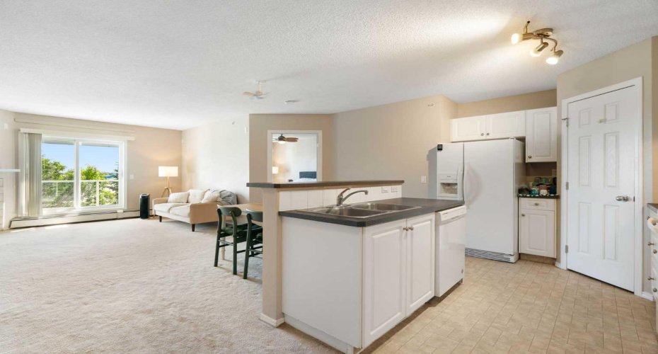 290 Shawville Way, Calgary, Alberta T2Y 3Z9, 2 Bedroom Bedrooms, 0 ,2 BathroomBathrooms,Residential,For Sale,Shawville,0,A2327166