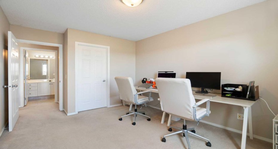 290 Shawville Way, Calgary, Alberta T2Y 3Z9, 2 Bedroom Bedrooms, 0 ,2 BathroomBathrooms,Residential,For Sale,Shawville,0,A2327166