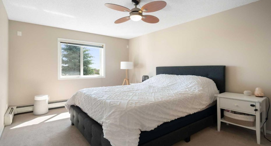 290 Shawville Way, Calgary, Alberta T2Y 3Z9, 2 Bedroom Bedrooms, 0 ,2 BathroomBathrooms,Residential,For Sale,Shawville,0,A2327166