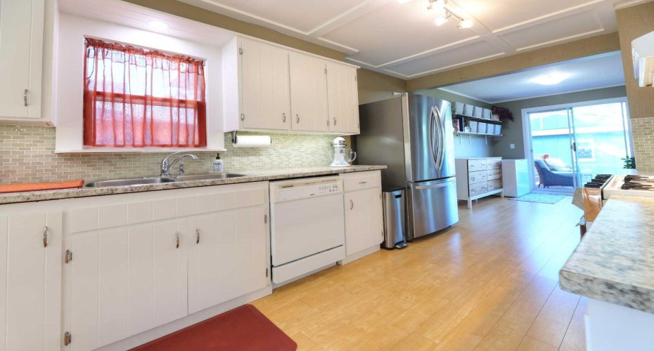 8908 33 Avenue, Calgary, Alberta T3B 1M6, 2 Bedroom Bedrooms, 0 ,1 BathroomBathrooms,Residential,For Sale,33,0,A2327201