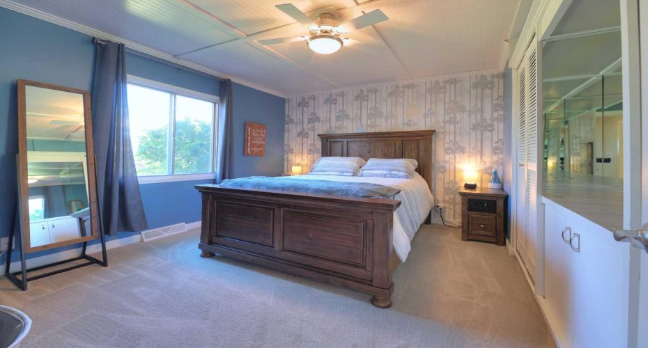 8908 33 Avenue, Calgary, Alberta T3B 1M6, 2 Bedroom Bedrooms, 0 ,1 BathroomBathrooms,Residential,For Sale,33,0,A2327201