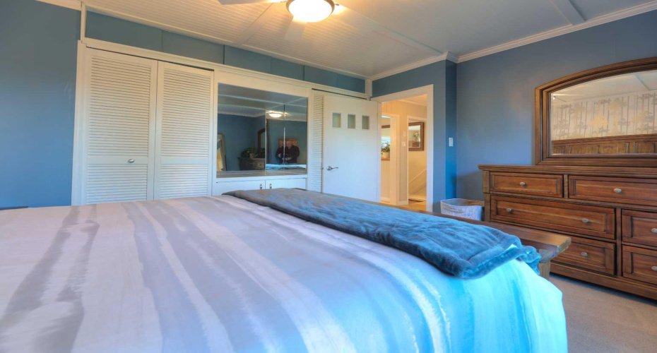 8908 33 Avenue, Calgary, Alberta T3B 1M6, 2 Bedroom Bedrooms, 0 ,1 BathroomBathrooms,Residential,For Sale,33,0,A2327201