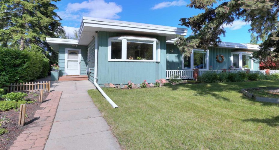 8908 33 Avenue, Calgary, Alberta T3B 1M6, 2 Bedroom Bedrooms, 0 ,1 BathroomBathrooms,Residential,For Sale,33,0,A2327201