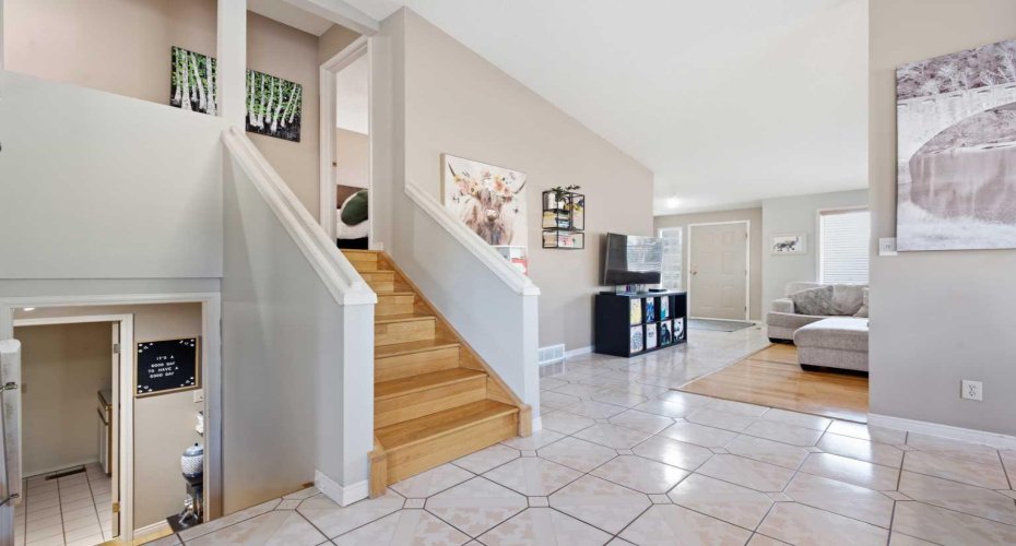 128 Sunvale Crescent, Calgary, Alberta T2X2S5, 4 Bedroom Bedrooms, 0 ,3 BathroomBathrooms,Residential,For Sale,Sunvale,0,A2327220