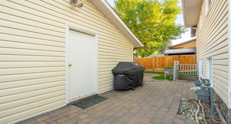 128 Sunvale Crescent, Calgary, Alberta T2X2S5, 4 Bedroom Bedrooms, 0 ,3 BathroomBathrooms,Residential,For Sale,Sunvale,0,A2327220