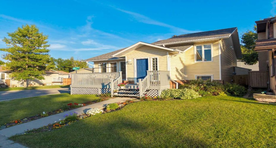 128 Sunvale Crescent, Calgary, Alberta T2X2S5, 4 Bedroom Bedrooms, 0 ,3 BathroomBathrooms,Residential,For Sale,Sunvale,0,A2327220