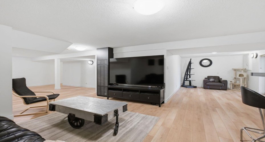 4752 Nipawin Crescent, Calgary, Alberta t2K 2h9, 2 Bedroom Bedrooms, 0 ,3 BathroomBathrooms,Residential,For Sale,Nipawin,0,A2327236