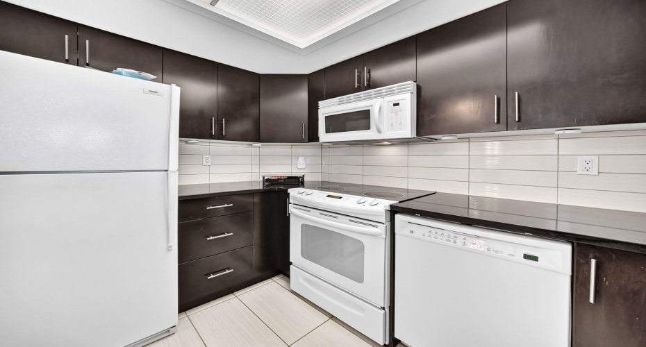 3717 42 Street, Calgary, Alberta T3A 2W2, 1 Bedroom Bedrooms, 0 ,1 BathroomBathrooms,Residential,For Sale,42,0,A2327253