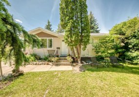 23 Spruce Crescent, St. Albert, Alberta T8N 0H4, 5 Bedroom Bedrooms, 0 ,2 BathroomBathrooms,Residential,For Sale,Spruce,0,A2327266