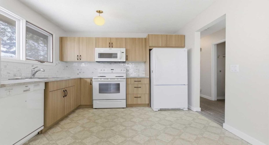 32 Fonda Mews, Calgary, Alberta T2A5S5, 4 Bedroom Bedrooms, 0 ,2 BathroomBathrooms,Residential,For Sale,Fonda,0,A2298267