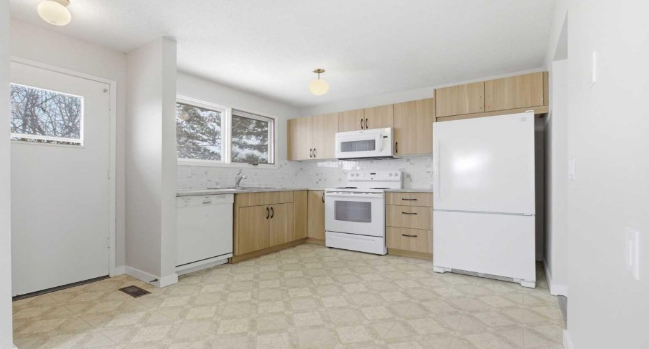 32 Fonda Mews, Calgary, Alberta T2A5S5, 4 Bedroom Bedrooms, 0 ,2 BathroomBathrooms,Residential,For Sale,Fonda,0,A2298267