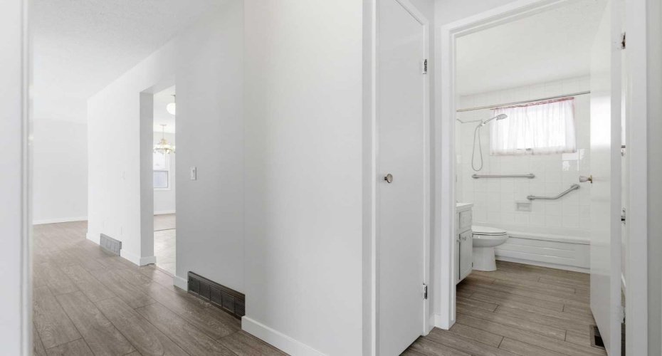 32 Fonda Mews, Calgary, Alberta T2A5S5, 4 Bedroom Bedrooms, 0 ,2 BathroomBathrooms,Residential,For Sale,Fonda,0,A2298267