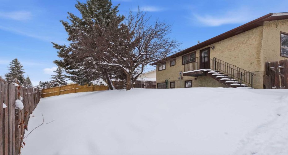 32 Fonda Mews, Calgary, Alberta T2A5S5, 4 Bedroom Bedrooms, 0 ,2 BathroomBathrooms,Residential,For Sale,Fonda,0,A2298267