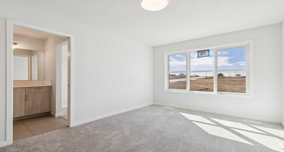 70 Lucas Heath, Calgary, Alberta T3P 2Y2, 3 Bedroom Bedrooms, 0 ,3 BathroomBathrooms,Residential,For Sale,Lucas,0,A2303561