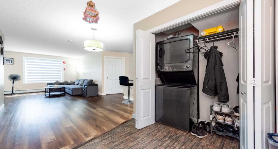 7110 80 Avenue, Calgary, Alberta T3J 0N4, 2 Bedroom Bedrooms, 0 ,1 BathroomBathrooms,Residential,For Sale,80,0,A2315078