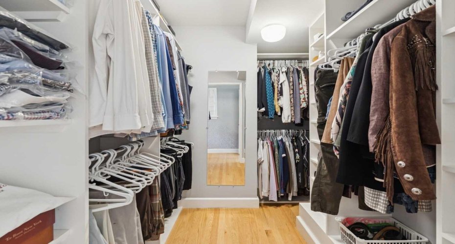 Well laid out Dressing room