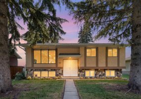 427 Queensland Road, Calgary, Alberta T2J 3S5, 3 Bedroom Bedrooms, 0 ,2 BathroomBathrooms,Residential,For Sale,Queensland,0,A2321841
