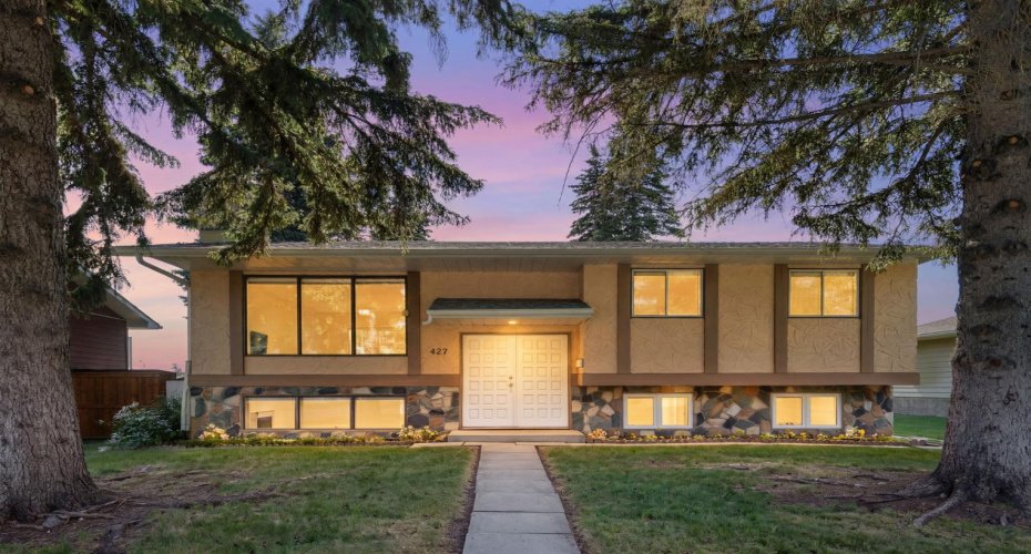 427 Queensland Road, Calgary, Alberta T2J 3S5, 3 Bedroom Bedrooms, 0 ,2 BathroomBathrooms,Residential,For Sale,Queensland,0,A2321841
