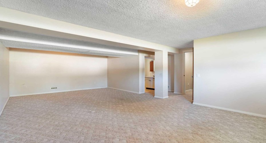 427 Queensland Road, Calgary, Alberta T2J 3S5, 3 Bedroom Bedrooms, 0 ,2 BathroomBathrooms,Residential,For Sale,Queensland,0,A2321841
