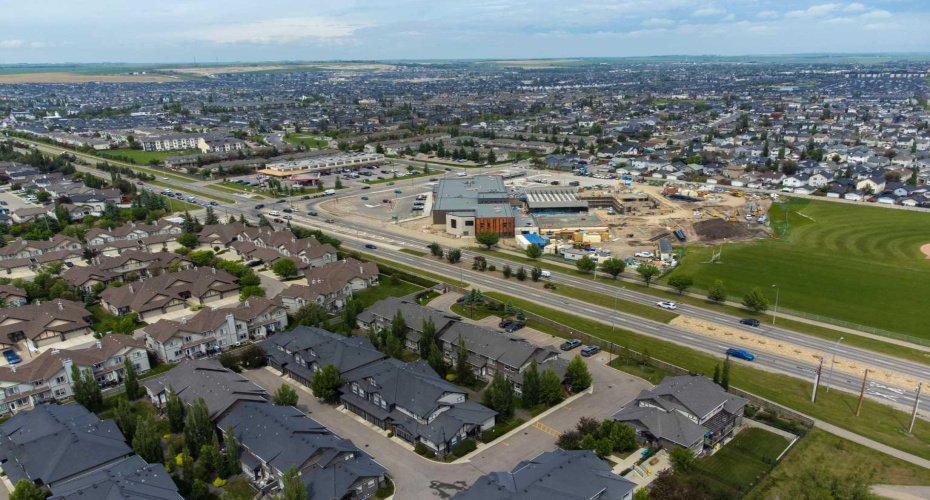 110 Coopers Common, Airdrie, Alberta T4B 3Y3, 2 Bedroom Bedrooms, 0 ,3 BathroomBathrooms,Residential,For Sale,Coopers,0,A2322478