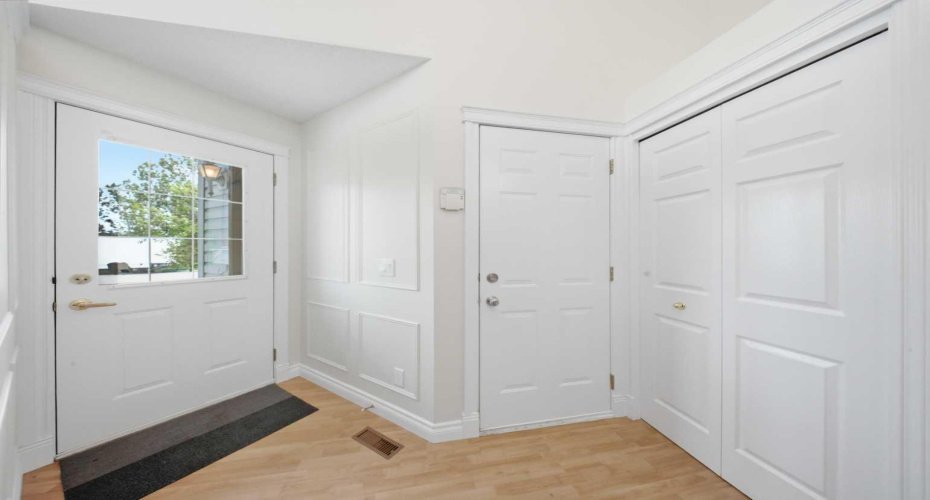 33 MARTIN CROSSING Green, Calgary, Alberta T3J 3P1, 4 Bedroom Bedrooms, 0 ,2 BathroomBathrooms,Residential,For Sale,MARTIN CROSSING,0,A2322585