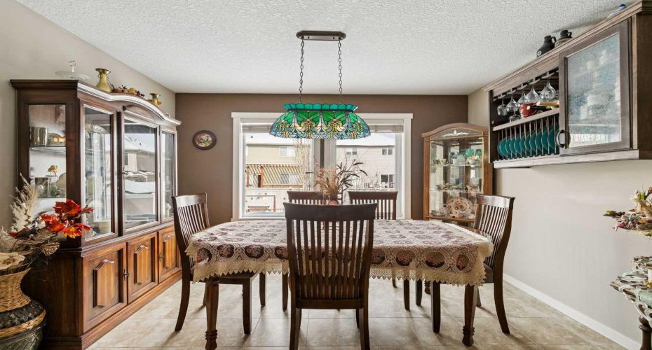 23 Kingston View, Airdrie, Alberta T4A 0K4, 3 Bedroom Bedrooms, 0 ,3 BathroomBathrooms,Residential,For Sale,Kingston,0,A2322643