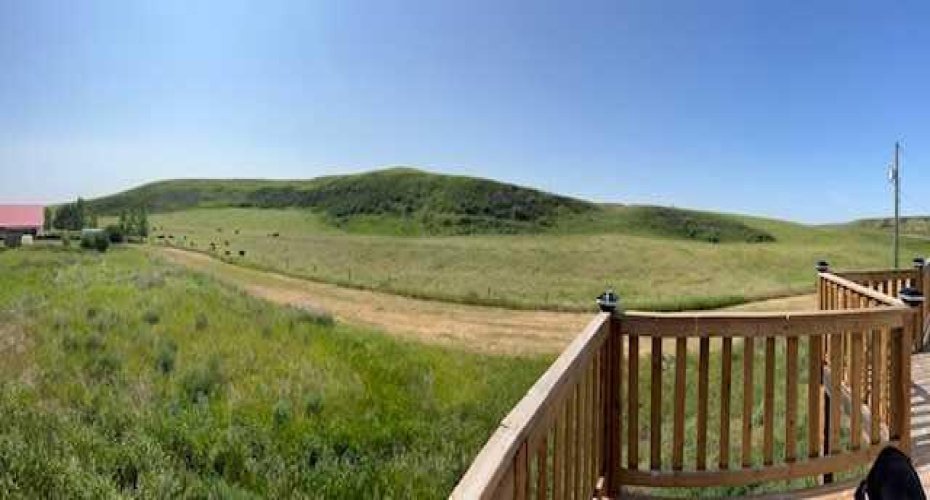 1 Main Street, Rural Wheatland County, Alberta T0J 2T0, 2 Bedroom Bedrooms, 0 ,4 BathroomBathrooms,Residential,For Sale,Main,0,A2323281