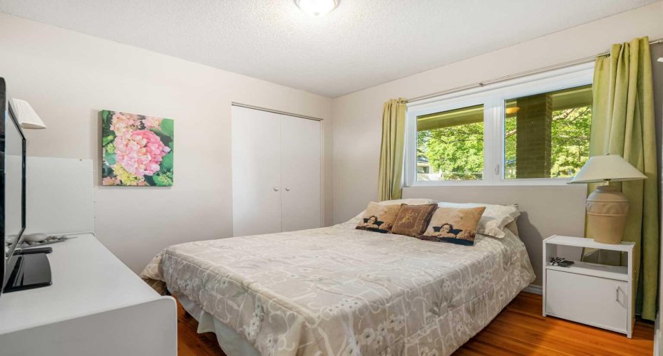 1102 Lake Christina Way, Calgary, Alberta T2J 2R3, 4 Bedroom Bedrooms, 0 ,3 BathroomBathrooms,Residential,For Sale,Lake Christina,0,A2323564