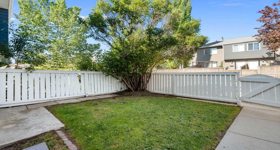 251 90 Avenue, Calgary, Alberta T2J 0A4, 2 Bedroom Bedrooms, 0 ,1 BathroomBathrooms,Residential,For Sale,90,0,A2323936