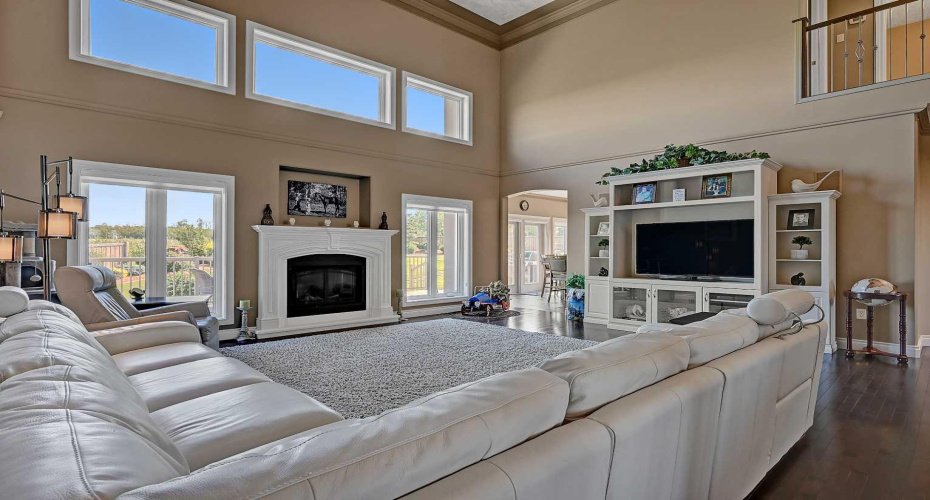 1130 Redlow Drive, Beaverlodge, Alberta T0H 0C0, 6 Bedroom Bedrooms, 0 ,4 BathroomBathrooms,Residential,For Sale,Redlow,0,A2324224