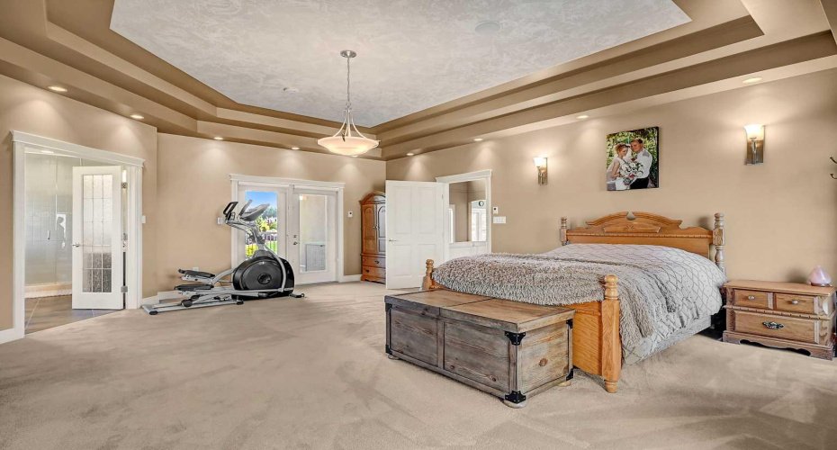 1130 Redlow Drive, Beaverlodge, Alberta T0H 0C0, 6 Bedroom Bedrooms, 0 ,4 BathroomBathrooms,Residential,For Sale,Redlow,0,A2324224