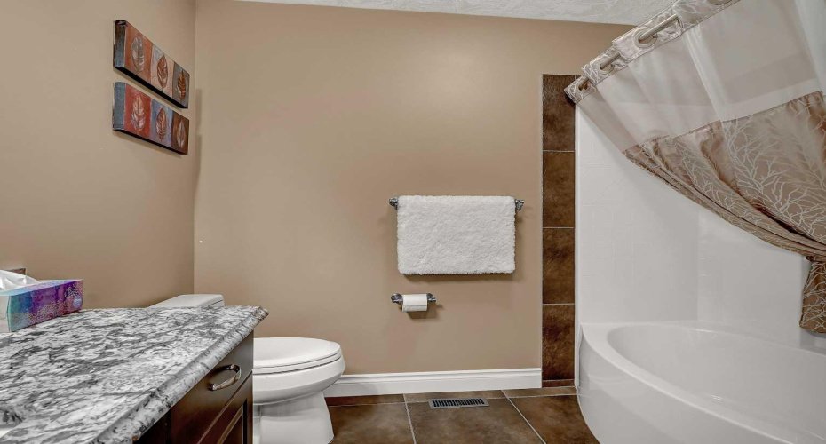 1130 Redlow Drive, Beaverlodge, Alberta T0H 0C0, 6 Bedroom Bedrooms, 0 ,4 BathroomBathrooms,Residential,For Sale,Redlow,0,A2324224