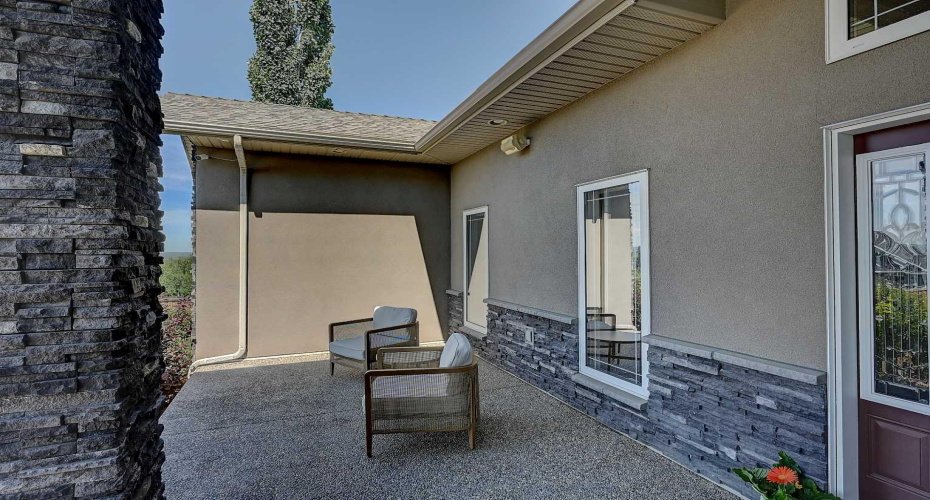 1130 Redlow Drive, Beaverlodge, Alberta T0H 0C0, 6 Bedroom Bedrooms, 0 ,4 BathroomBathrooms,Residential,For Sale,Redlow,0,A2324224