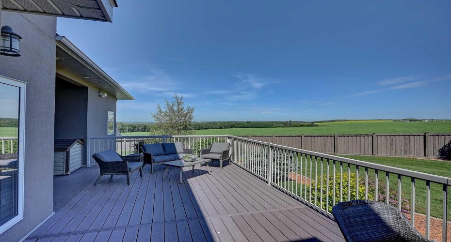 1130 Redlow Drive, Beaverlodge, Alberta T0H 0C0, 6 Bedroom Bedrooms, 0 ,4 BathroomBathrooms,Residential,For Sale,Redlow,0,A2324224