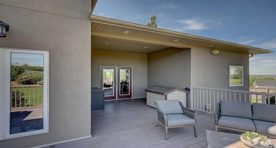 1130 Redlow Drive, Beaverlodge, Alberta T0H 0C0, 6 Bedroom Bedrooms, 0 ,4 BathroomBathrooms,Residential,For Sale,Redlow,0,A2324224