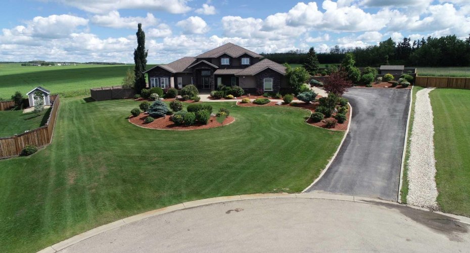 1130 Redlow Drive, Beaverlodge, Alberta T0H 0C0, 6 Bedroom Bedrooms, 0 ,4 BathroomBathrooms,Residential,For Sale,Redlow,0,A2324224