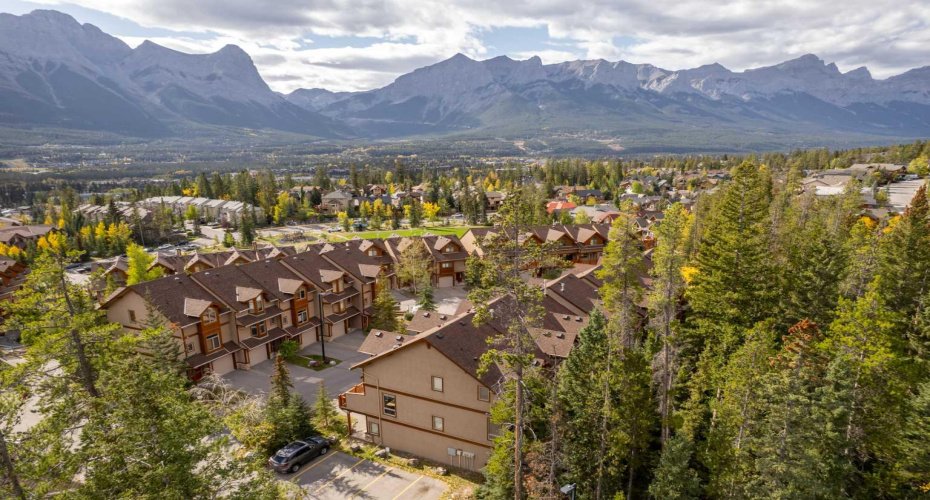 300 Eagle Terrace Road, Canmore, Alberta T1W 3E5, 3 Bedroom Bedrooms, 0 ,4 BathroomBathrooms,Residential,For Sale,Eagle Terrace,0,A2324717