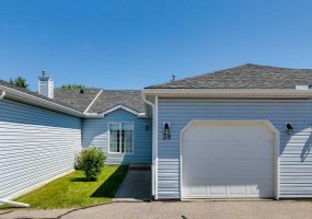 105 Elm Place, Okotoks, Alberta T1S 1V9, 3 Bedrooms Bedrooms, ,2 BathroomsBathrooms,Residential,For Sale,Elm,A2325247 105 Elm Place, Okotoks, Alberta T1S 1V9, 3 Bedrooms Bedrooms, ,2 BathroomsBathrooms,Residential,For Sale,Elm,A2325247