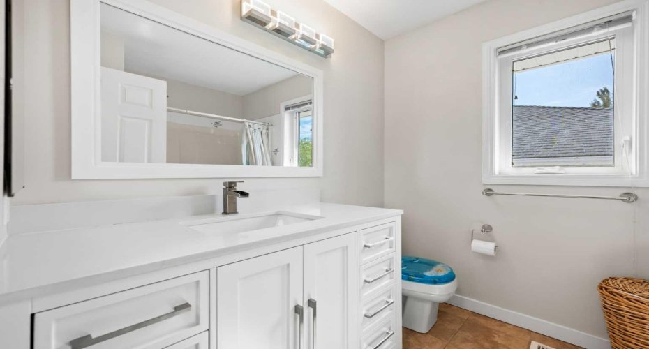 28 Mt Norquay Gate, Calgary, Alberta T2Z 2R3, 5 Bedroom Bedrooms, 0 ,4 BathroomBathrooms,Residential,For Sale,Mt Norquay,0,A2325356