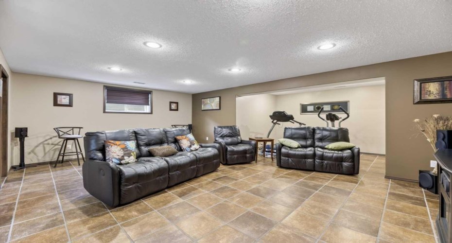 9 Vantage Crescent, Olds, Alberta T4H 0A8, 4 Bedroom Bedrooms, 0 ,4 BathroomBathrooms,Residential,For Sale,Vantage,0,A2325554