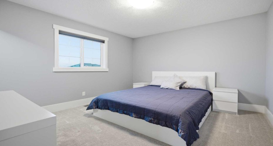 201 Stonemere Bay, Chestermere, Alberta T1X 0S1, 4 Bedrooms Bedrooms, ,4 BathroomsBathrooms,Residential,For Sale,Stonemere,A2325739