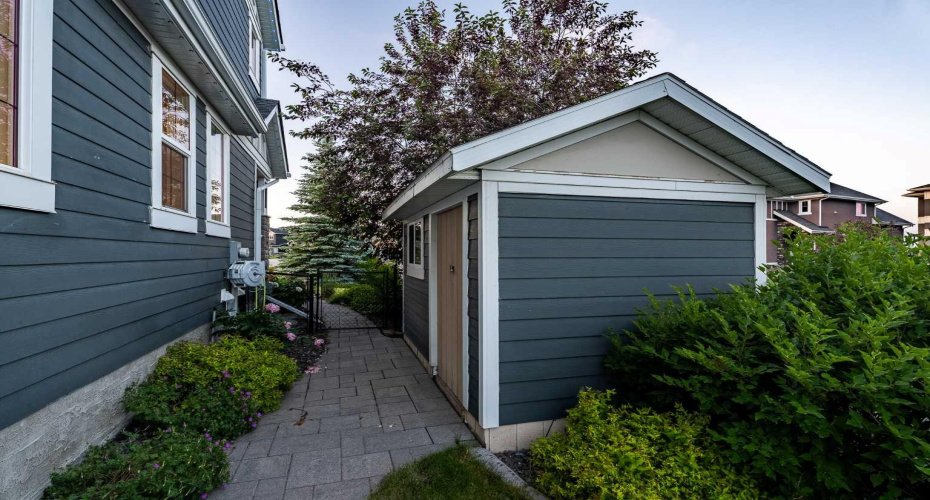 201 Stonemere Bay, Chestermere, Alberta T1X 0S1, 4 Bedrooms Bedrooms, ,4 BathroomsBathrooms,Residential,For Sale,Stonemere,A2325739