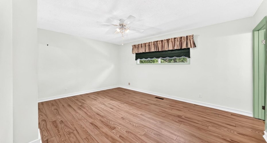 5227 37 Street, Innisfail, Alberta T4G 1E4, 5 Bedroom Bedrooms, 0 ,3 BathroomBathrooms,Residential,For Sale,37,0,A2326040