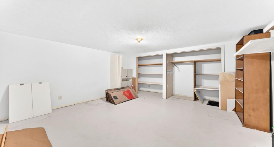 5227 37 Street, Innisfail, Alberta T4G 1E4, 5 Bedroom Bedrooms, 0 ,3 BathroomBathrooms,Residential,For Sale,37,0,A2326040