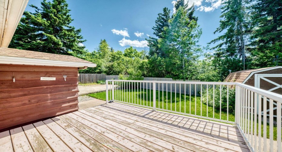 5227 37 Street, Innisfail, Alberta T4G 1E4, 5 Bedroom Bedrooms, 0 ,3 BathroomBathrooms,Residential,For Sale,37,0,A2326040