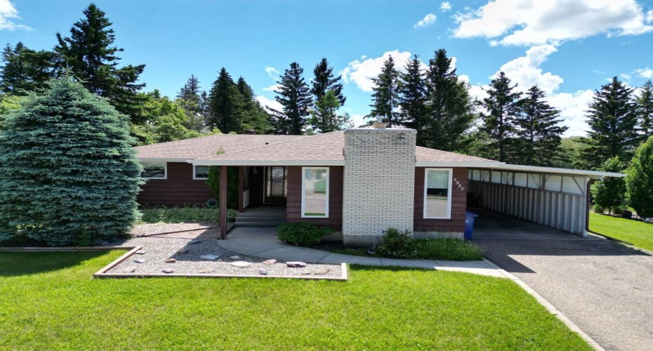 5227 37 Street, Innisfail, Alberta T4G 1E4, 5 Bedroom Bedrooms, 0 ,3 BathroomBathrooms,Residential,For Sale,37,0,A2326040