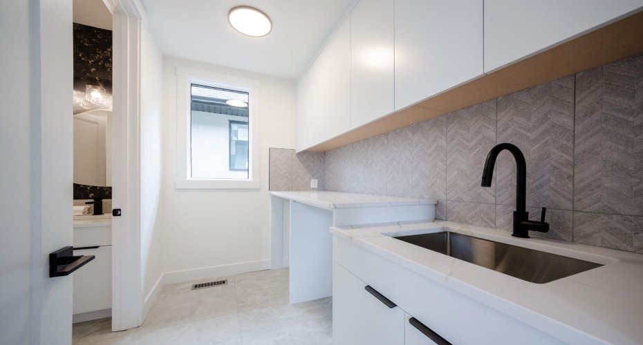 2026 36 Street, Calgary, Alberta T3E 2Z1, 5 Bedroom Bedrooms, 0 ,4 BathroomBathrooms,Residential,For Sale,36,0,A2326089