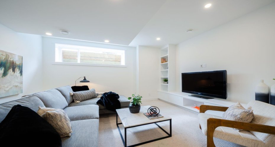 2026 36 Street, Calgary, Alberta T3E 2Z1, 5 Bedroom Bedrooms, 0 ,4 BathroomBathrooms,Residential,For Sale,36,0,A2326089