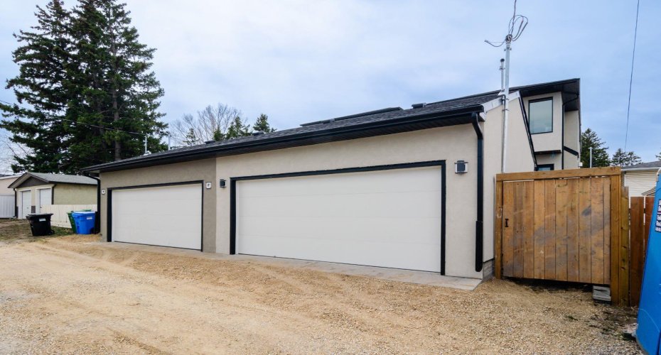 2026 36 Street, Calgary, Alberta T3E 2Z1, 5 Bedroom Bedrooms, 0 ,4 BathroomBathrooms,Residential,For Sale,36,0,A2326089