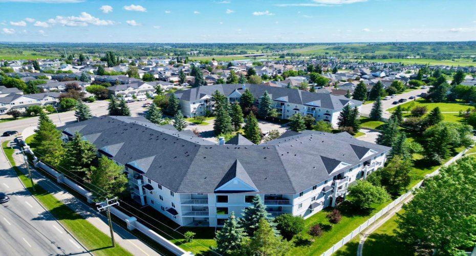 11 Chaparral Ridge Drive, Calgary, Alberta T2X 3P7, 2 Bedroom Bedrooms, 0 ,2 BathroomBathrooms,Residential,For Sale,Chaparral Ridge,0,A2326262